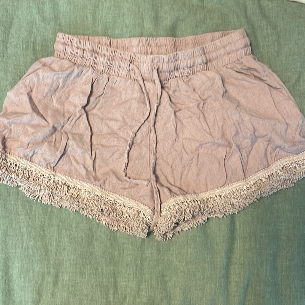 Sim + Sam Lilac linen shorts